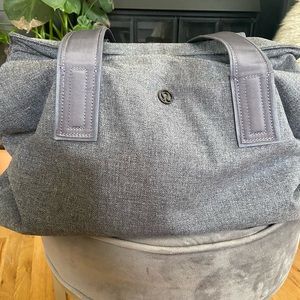 Lululemon tote bag